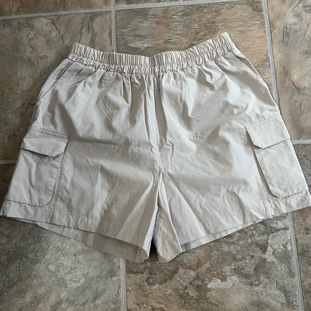 Boutique Cargo Shorts NWT